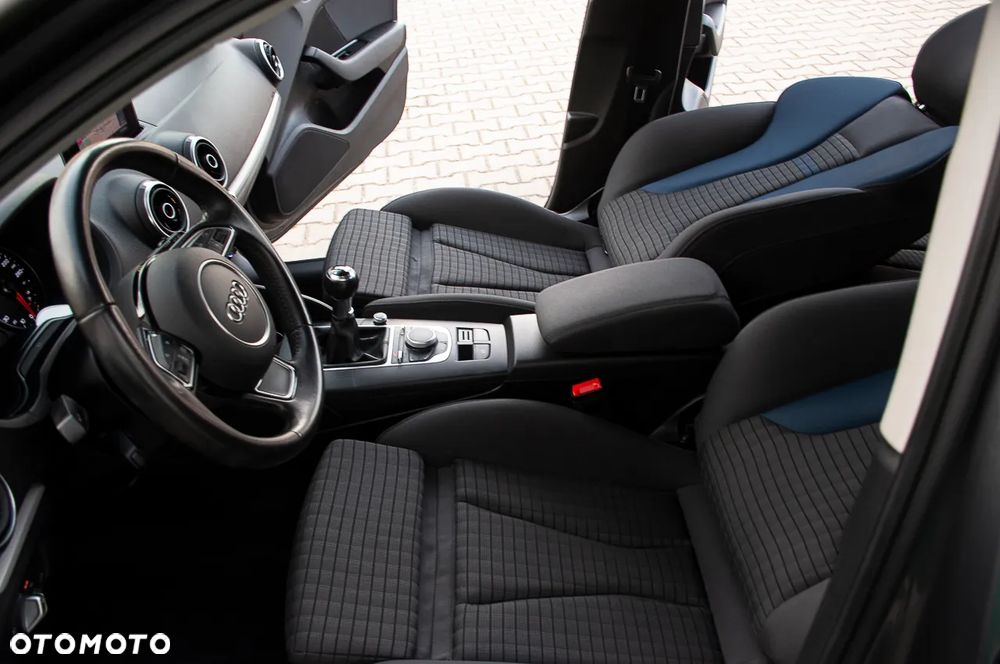 Audi A3 Sportback 2.0 TDI (clean diesel) Ambiente - 38