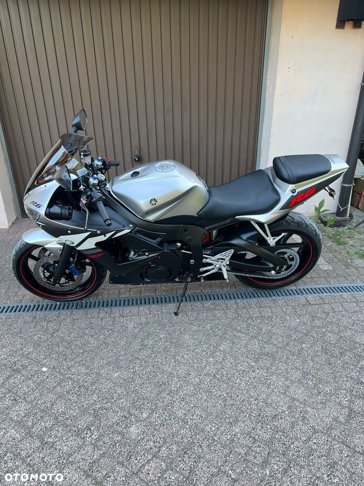 Yamaha R6 - 6