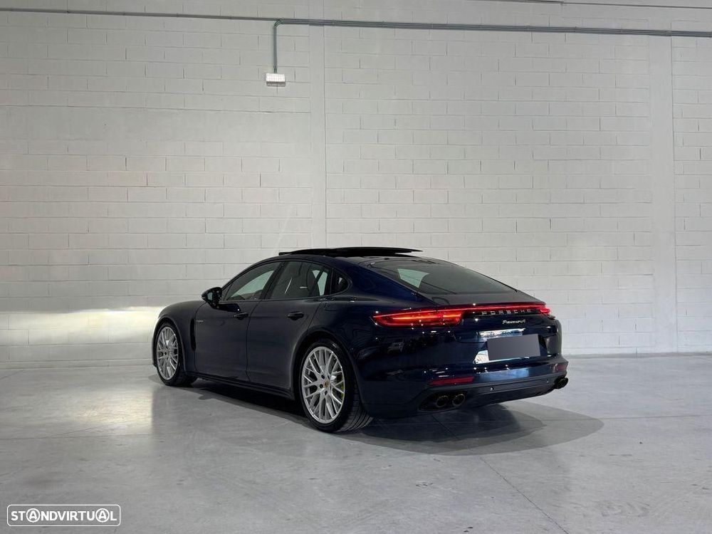 Porsche Panamera - 3