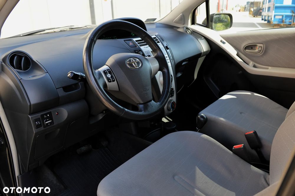 Toyota Yaris 1.3 Luna - 5