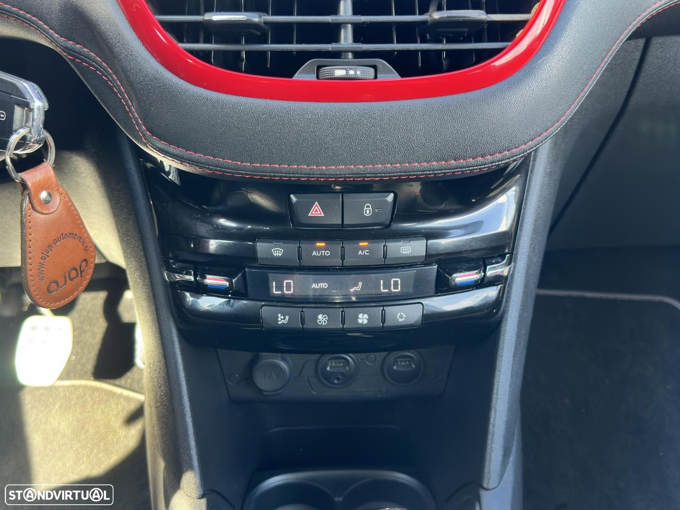 Peugeot 208 GTI 200 THP - 31