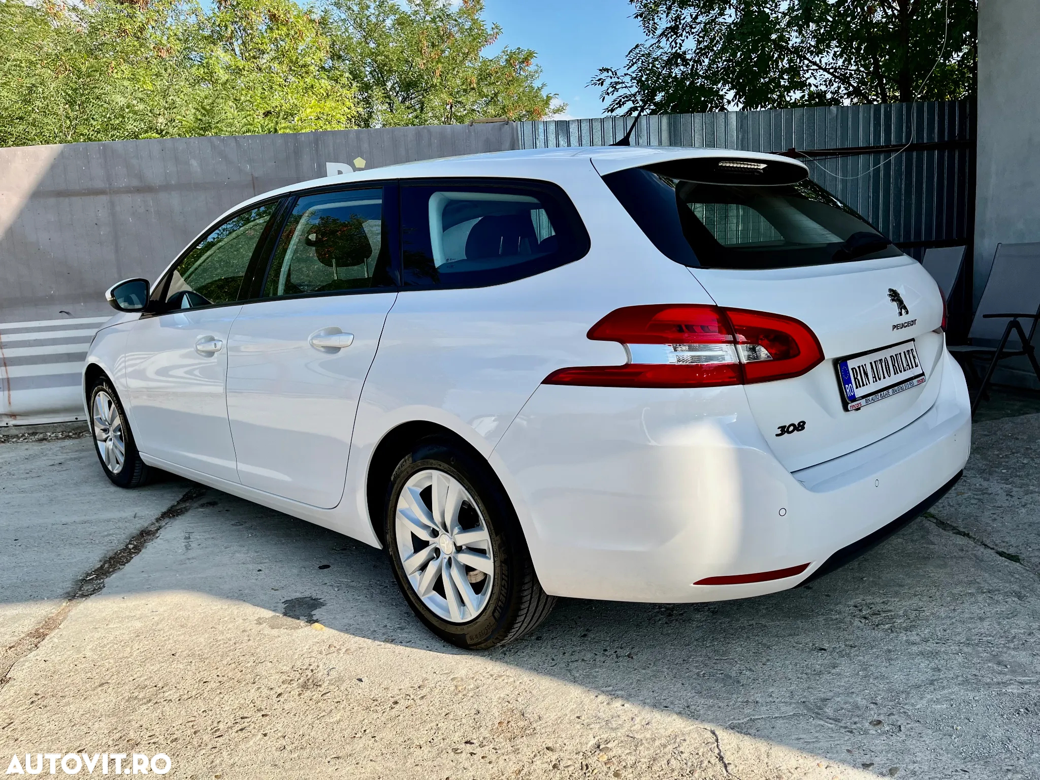 Peugeot 308 - 8