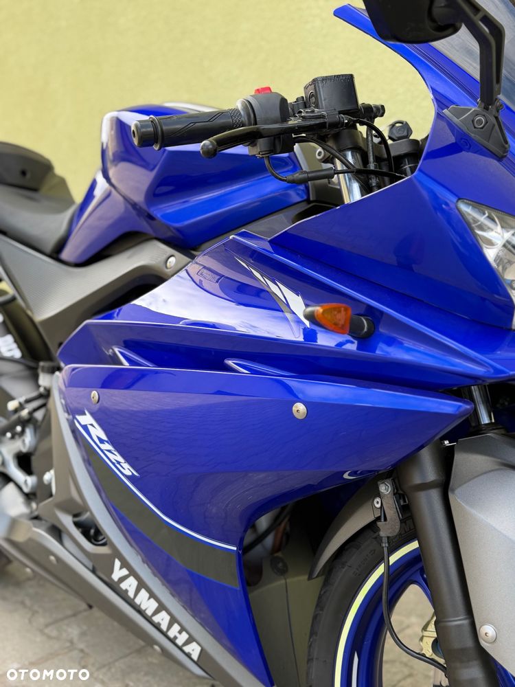 Yamaha YZF - 4