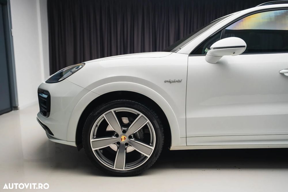 Porsche Cayenne E-Hybrid Tiptronic S Platinum Edition - 32