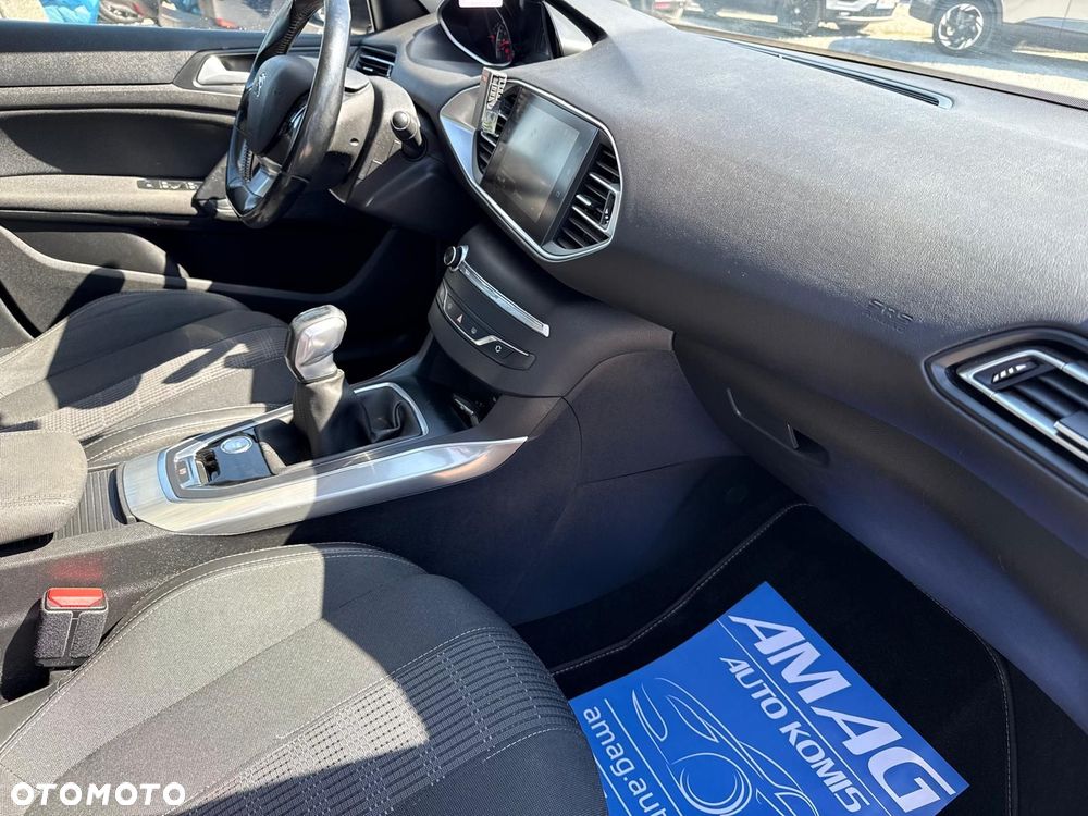 Peugeot 308 1.2 PureTech Business Line S&S - 17