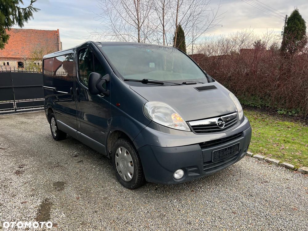 Opel Vivaro - 1