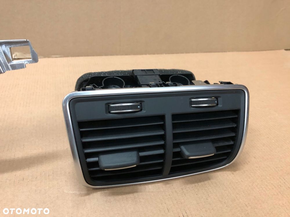 konsola kratka nawiewu audi a7 wlot powietrza dekor 4g8 deska audi a7 4g8 - 5