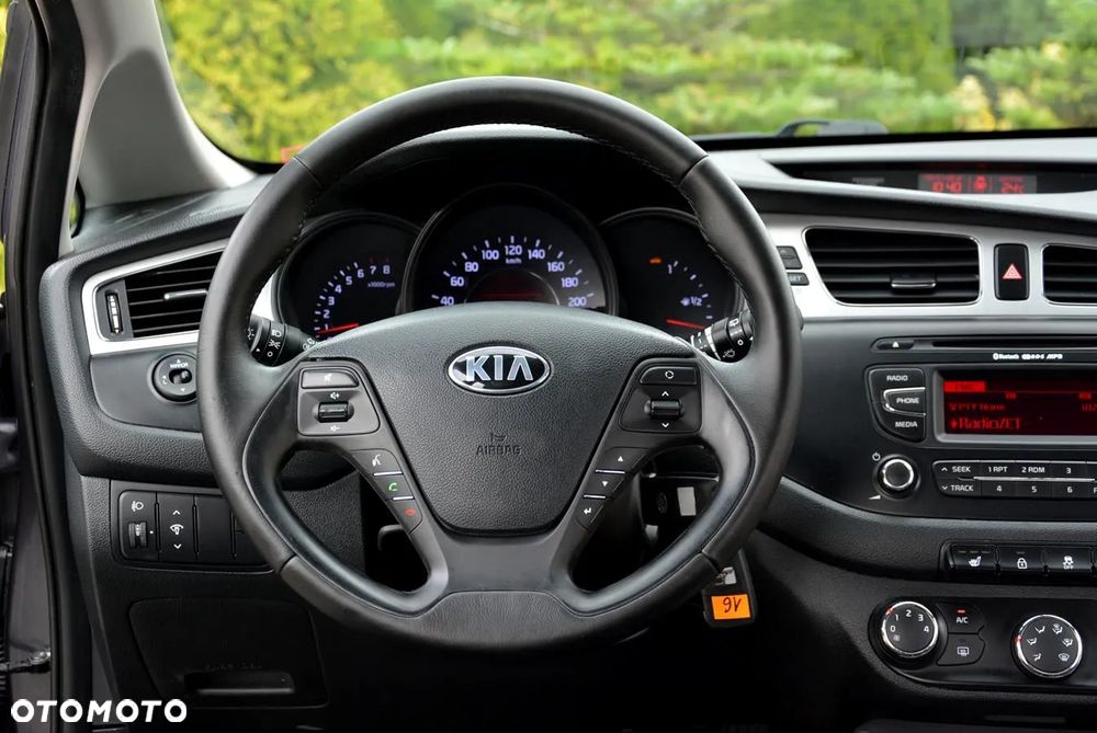 Kia Ceed 1.4 CVVT Dream Team Edition - 27
