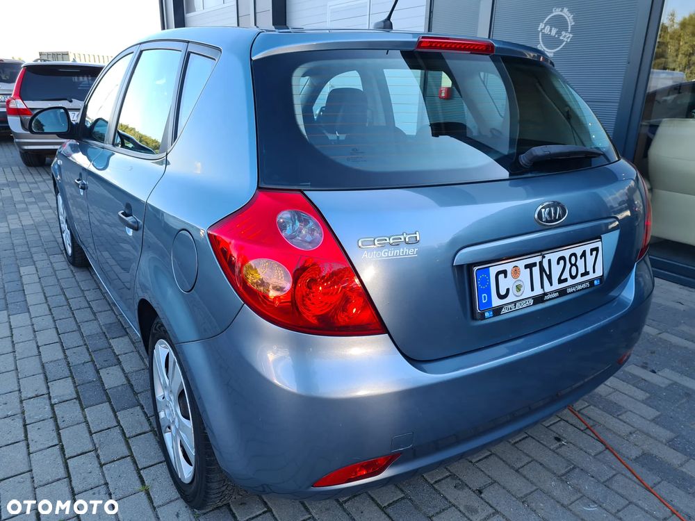 Kia Ceed 1.4 CVVT Attract - 17
