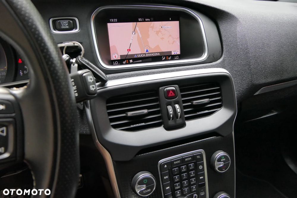 Volvo V40 D3 Drive-E SCR R-Design Momentum - 26