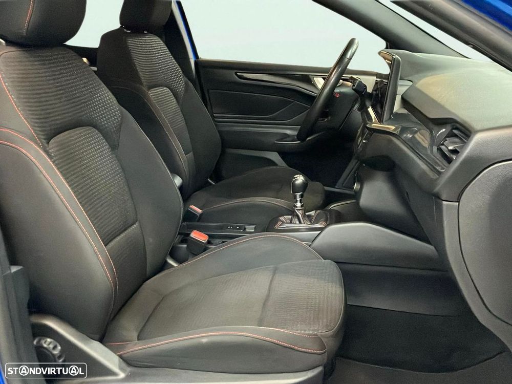 Ford Focus 1.0 EcoBoost MHEV ST-Line - 16