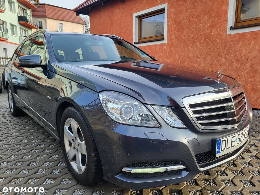 Mercedes-Benz Klasa E 250 CDI DPF BlueEFFICIENCY Automatik Avantgarde - 2