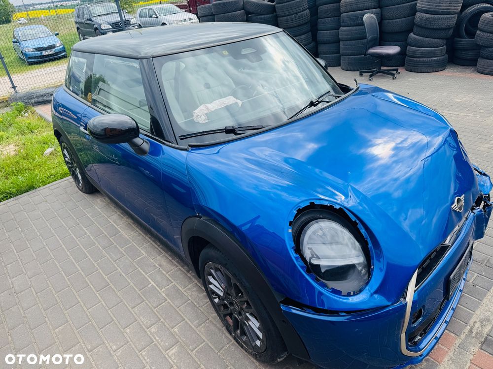 MINI Cooper C Essential Trim - 19