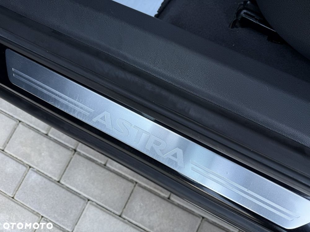 Opel Astra 1.8 Innovation - 32