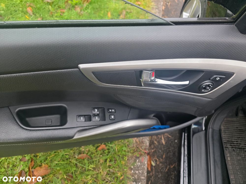 Hyundai Veloster 1.6 GDI Premium - 23