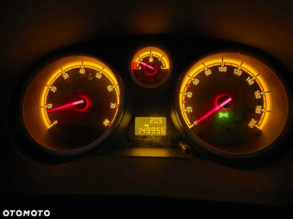 Opel Corsa 1.4 16V Innovation - 10