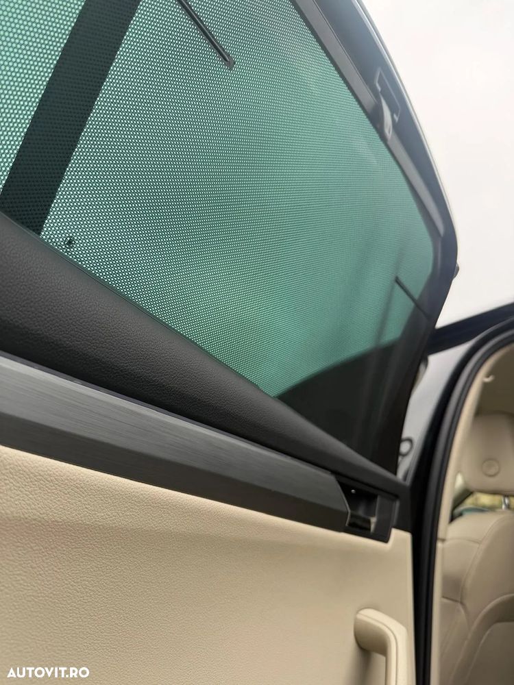 Skoda Superb 2.0 TDI DSG Premium Edition - 19