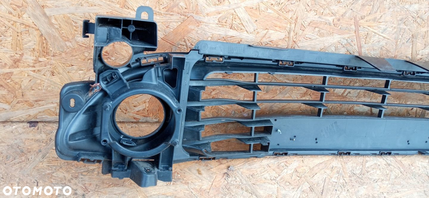 RENAULT CLIO IV 4 12- ATRAPA KRATKA ŚRODKOWA GRILL 622542958R - 8