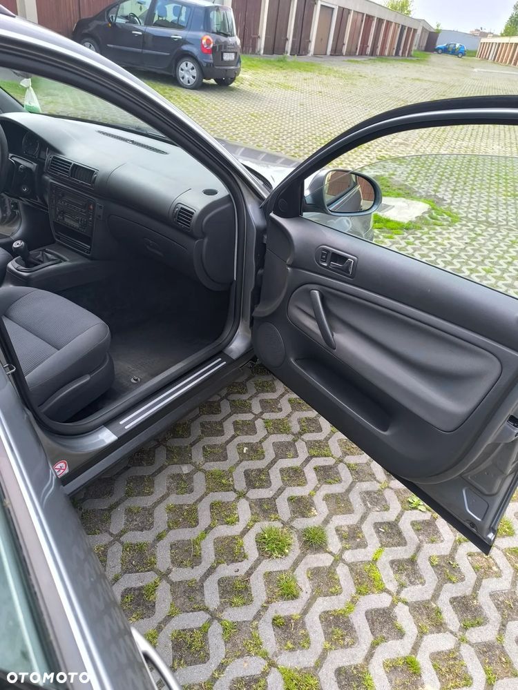 Volkswagen Passat - 4