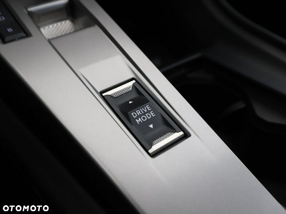 Peugeot 308 1.6 Hybrid PHEV Allure Pack EAT8 - 32