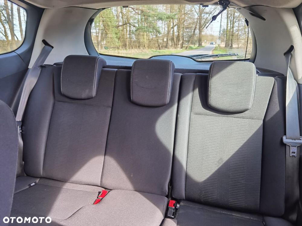 Renault Clio 1.2 16V 75 Expression - 13