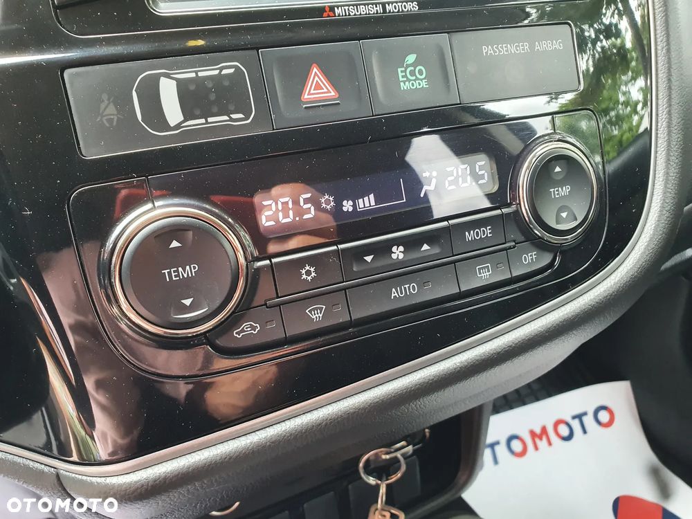 Mitsubishi Outlander 2.2 DI-D 4WD Automatik Edition 100+ - 17