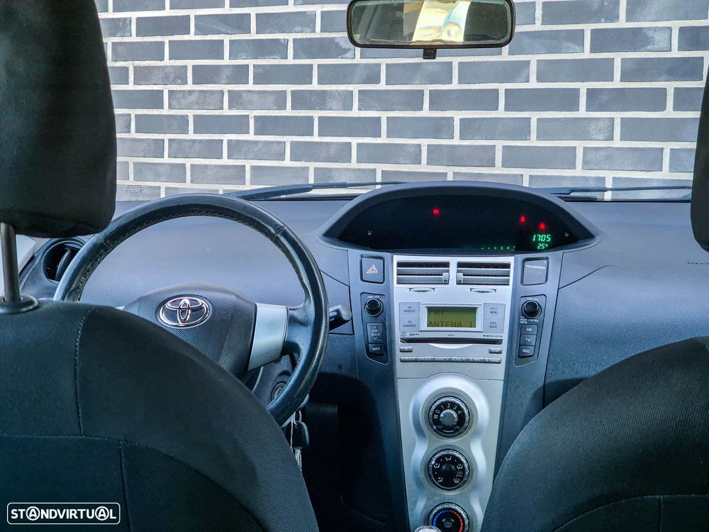 Toyota Yaris 1.0 VVT-i AC - 10