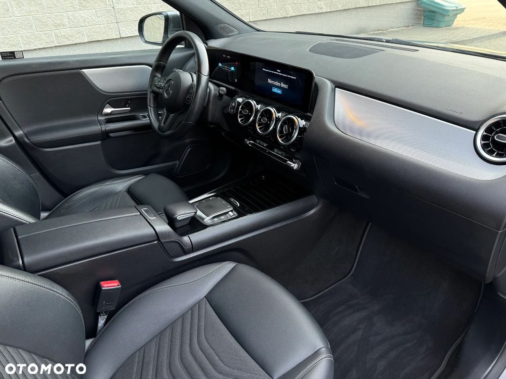 Mercedes-Benz GLA 200 - 13