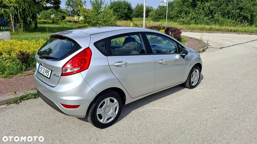 Ford Fiesta 1.25 Champions Edition - 19