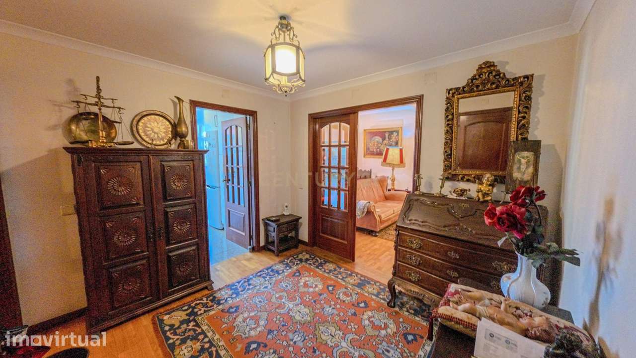 Apartamento Espaçoso em Viseu com 6 Quartos e Garagem - Grande imagem: 4/16
