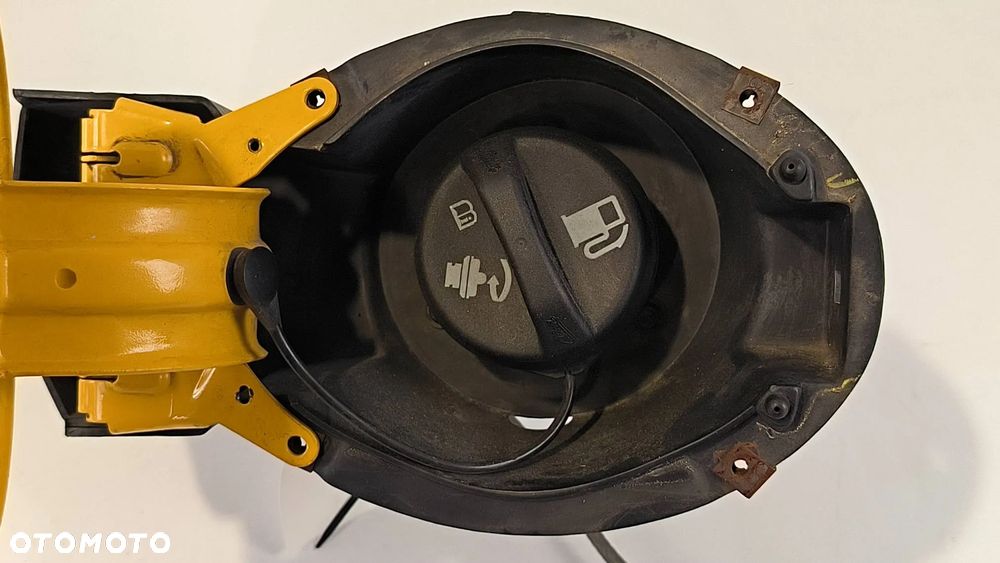 Klapka korek wlewu paliwa Z06 10401497 Chevrolet Corvette C5 Coupe 2003r. Z06 Benzyna 5,7 B - 4