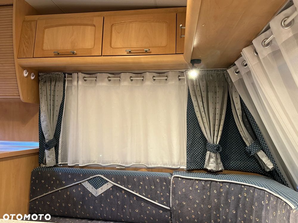Burstner 500 VENTANA z napędem i markizą kasetową THULE. - 12