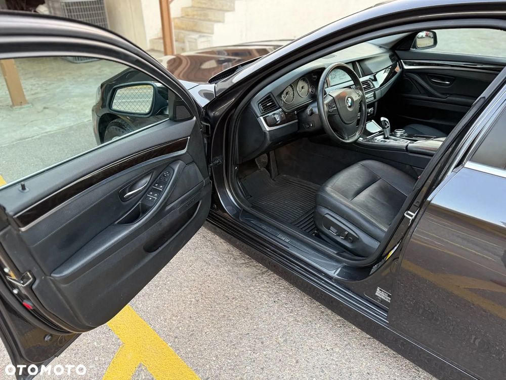 BMW Seria 5 528i xDrive Modern Line - 14