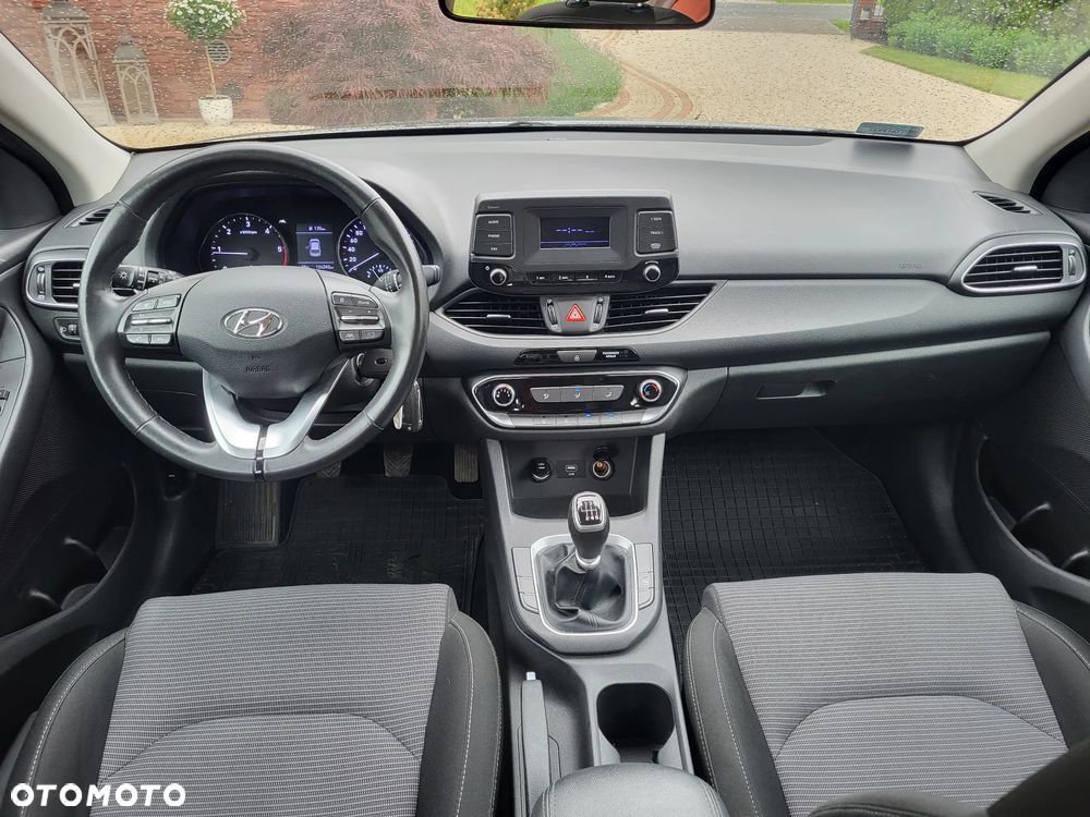 Hyundai i30 1.6 D Classic + - 20