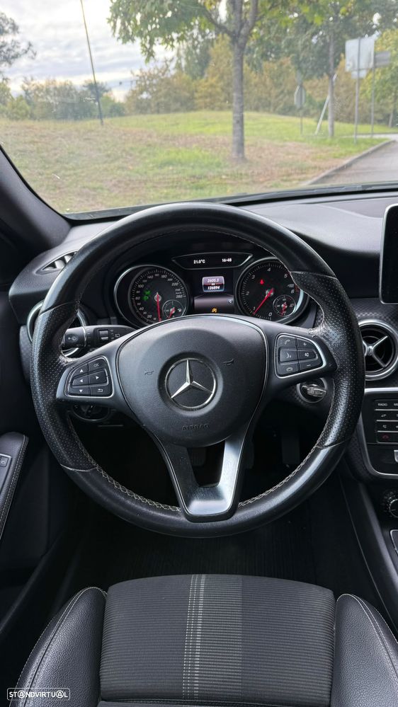 Mercedes-Benz A 180 2018 photo 2