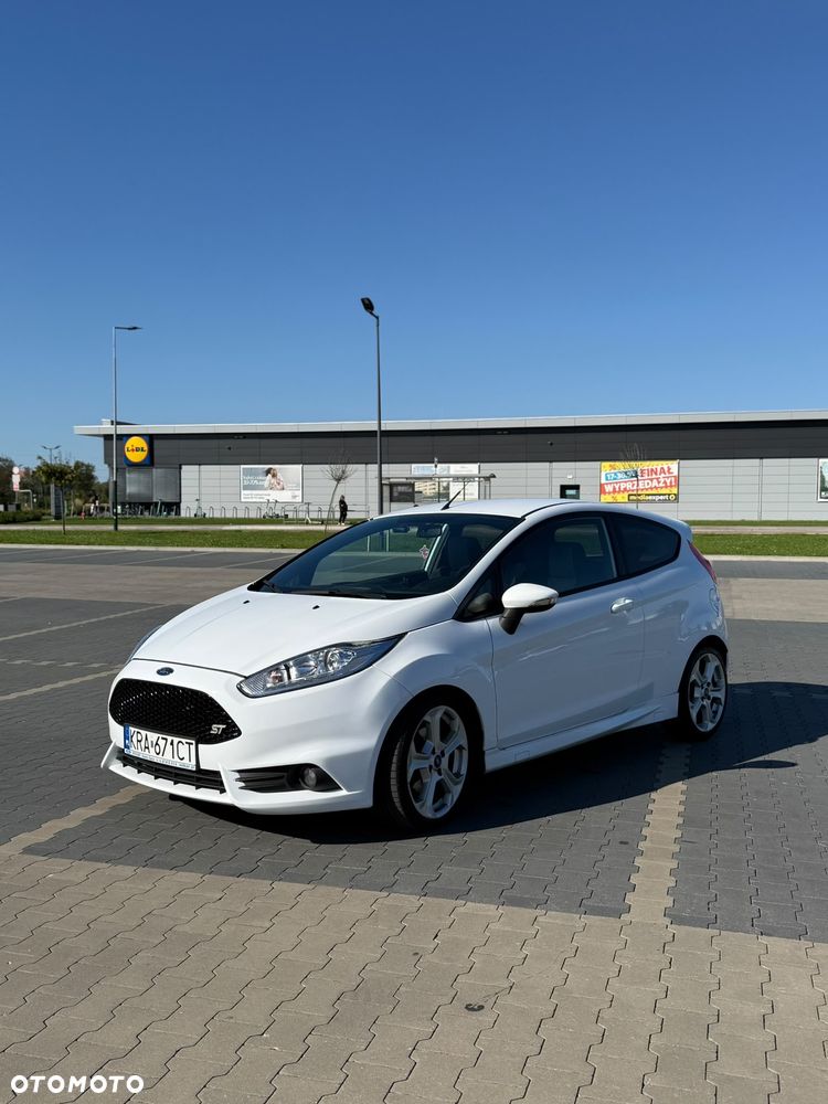 Ford Fiesta 1.6 EcoBoost ST - 4