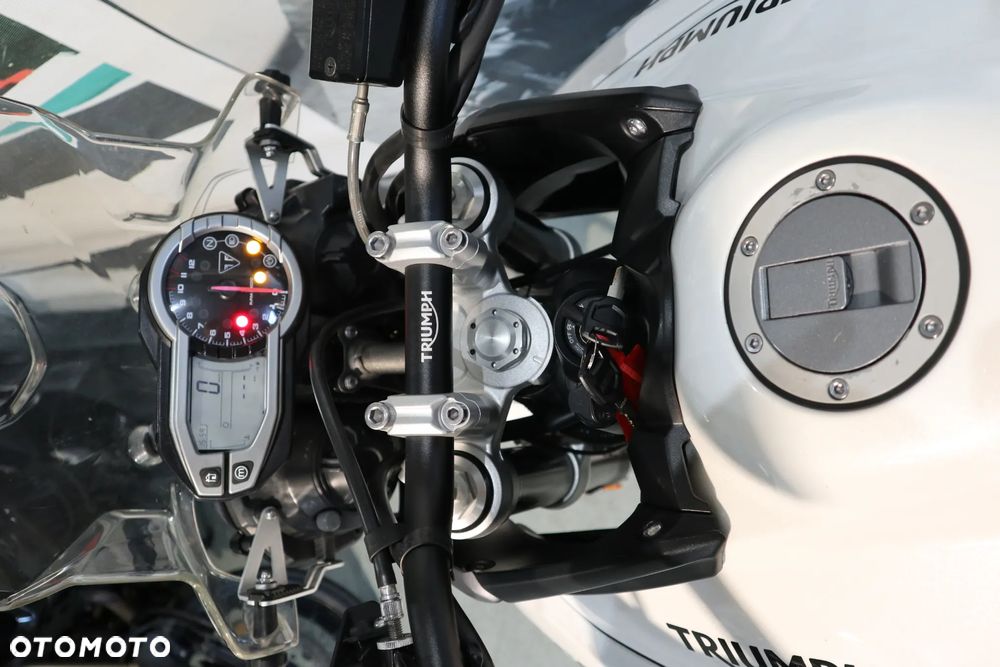 Triumph Tiger - 10