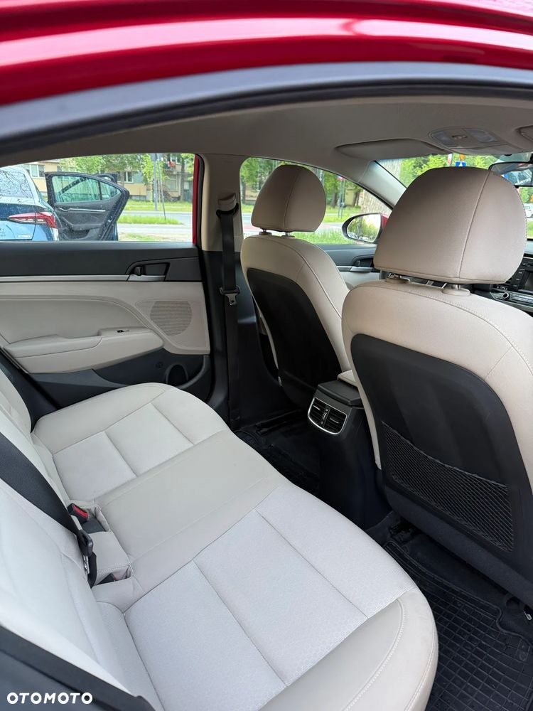 Hyundai Elantra 1.6 Classic Plus - 6