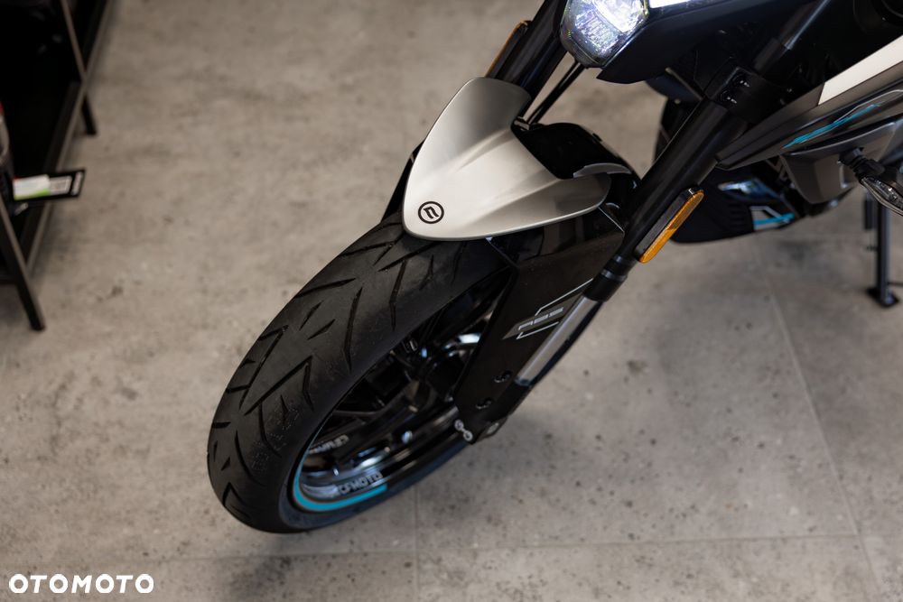 CFMoto NK - 7