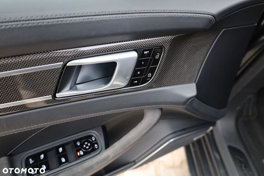 Porsche Panamera GTS - 11