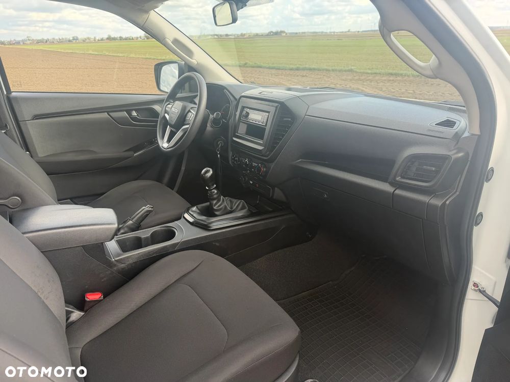 Isuzu D-Max - 12