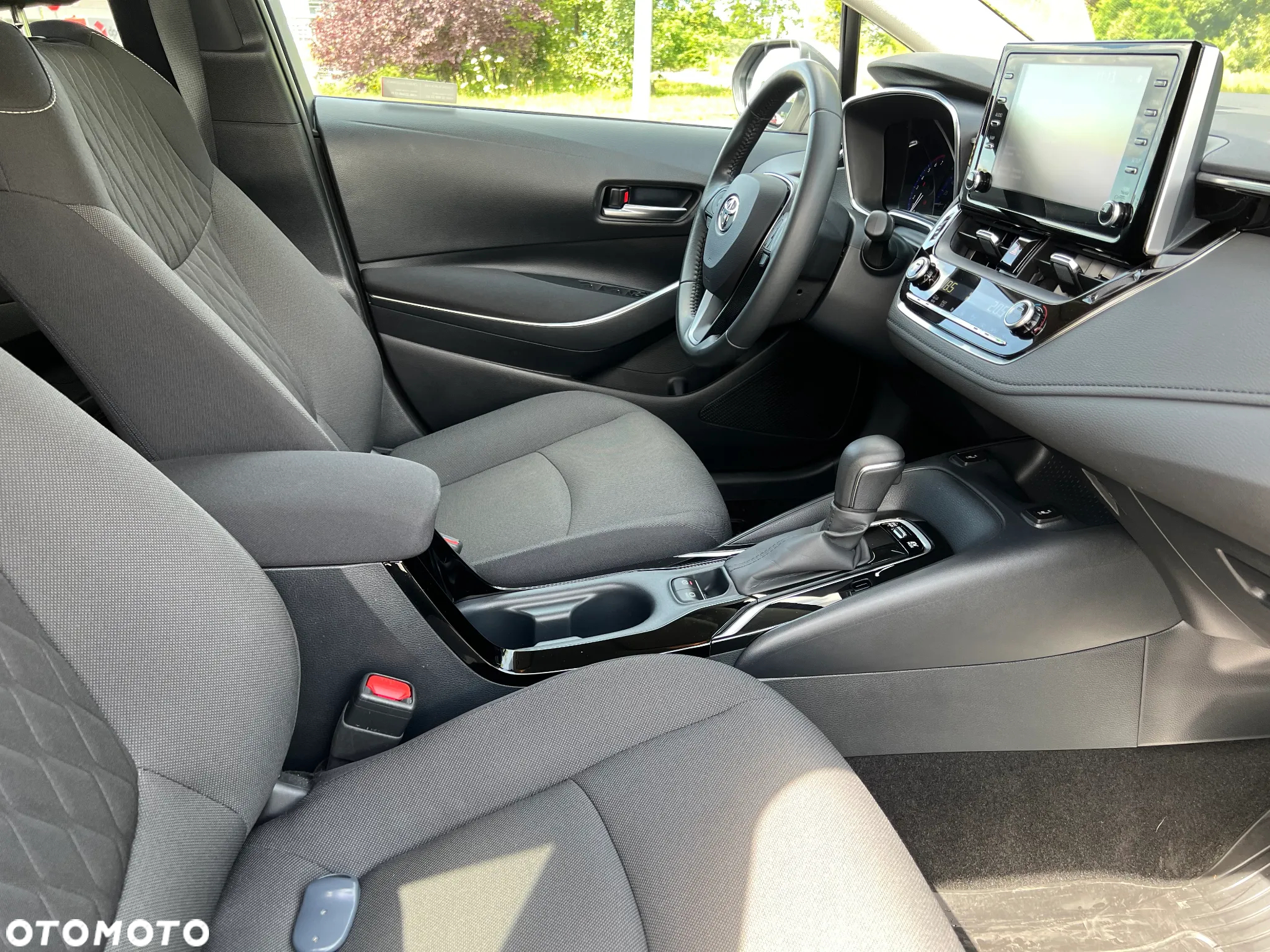 Toyota Corolla 1.8 Hybrid Comfort - 18