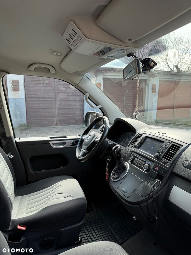 Volkswagen Multivan - 15