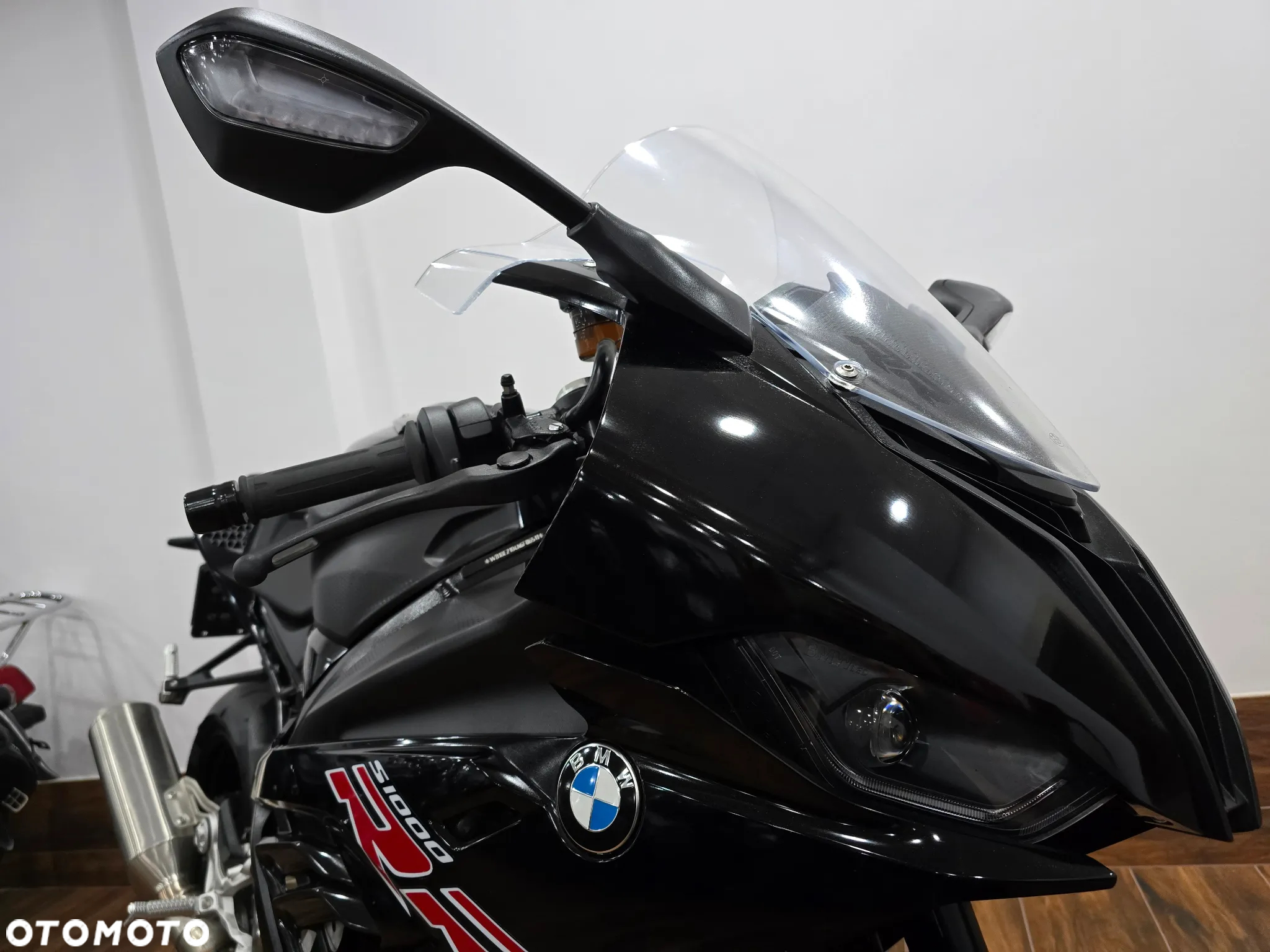 BMW S - 7