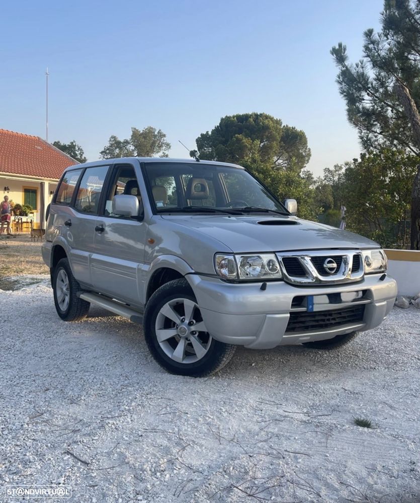 Nissan Terrano - 1