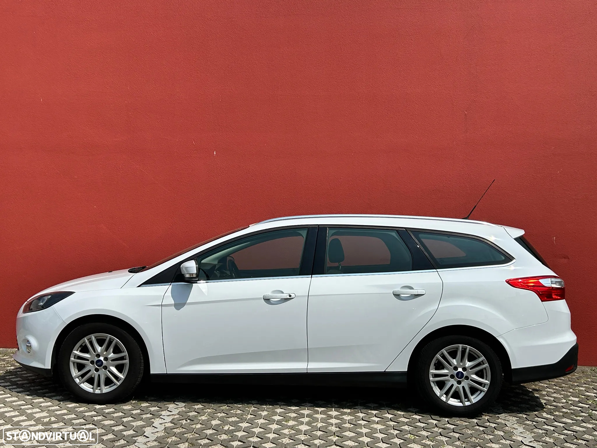Ford Focus SW 1.0 EcoBoost S&S Business Edition - 4