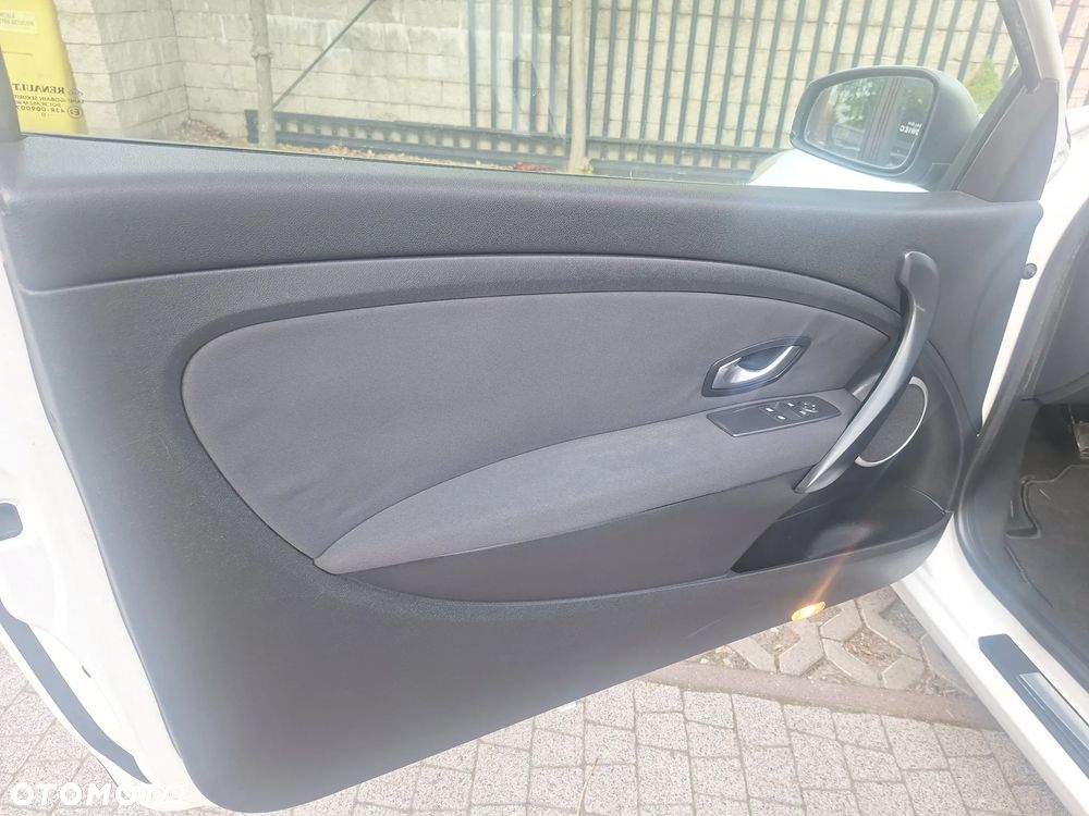 Renault Megane 2.0 dCi Dynamique - 10