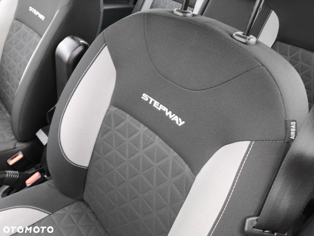 Dacia Sandero TCe 90 Celebration - 16