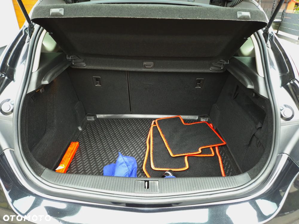 Opel Astra 1.6 Turbo Innovation - 26