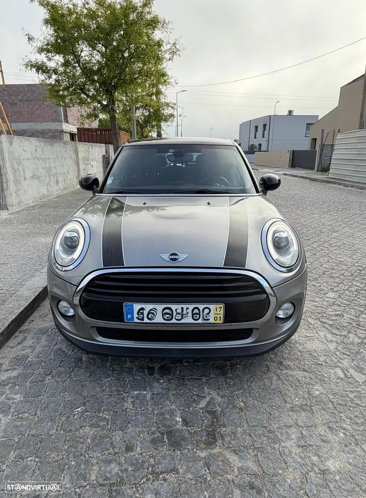 MINI 5 Portas Cooper D Auto - 9